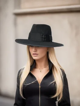 2023 הגעה החדשה כובע צמר שחור לנשים וגברים Monogram-קישט פדורה hat